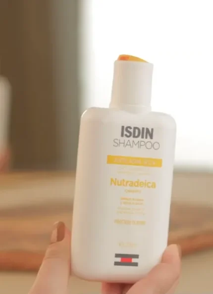 isdins-nutradeica-nutradeica-shampoo-dry-dandruff
