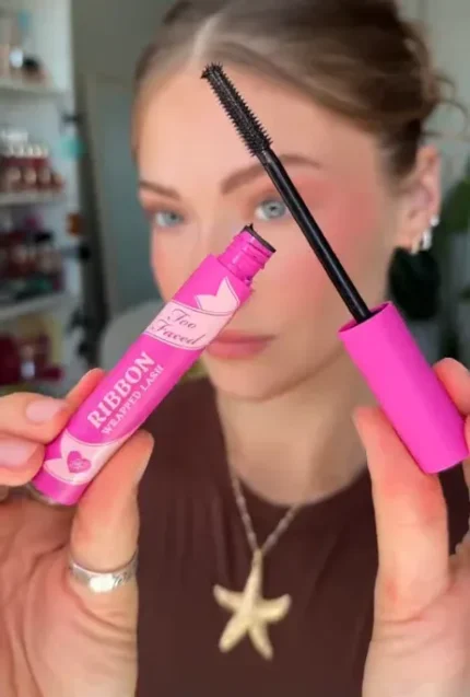 ribbon-wrapped-lash-mascara